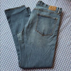 GAP Men's Medium Blue Athletic stretch denim Jeans sz 34x32